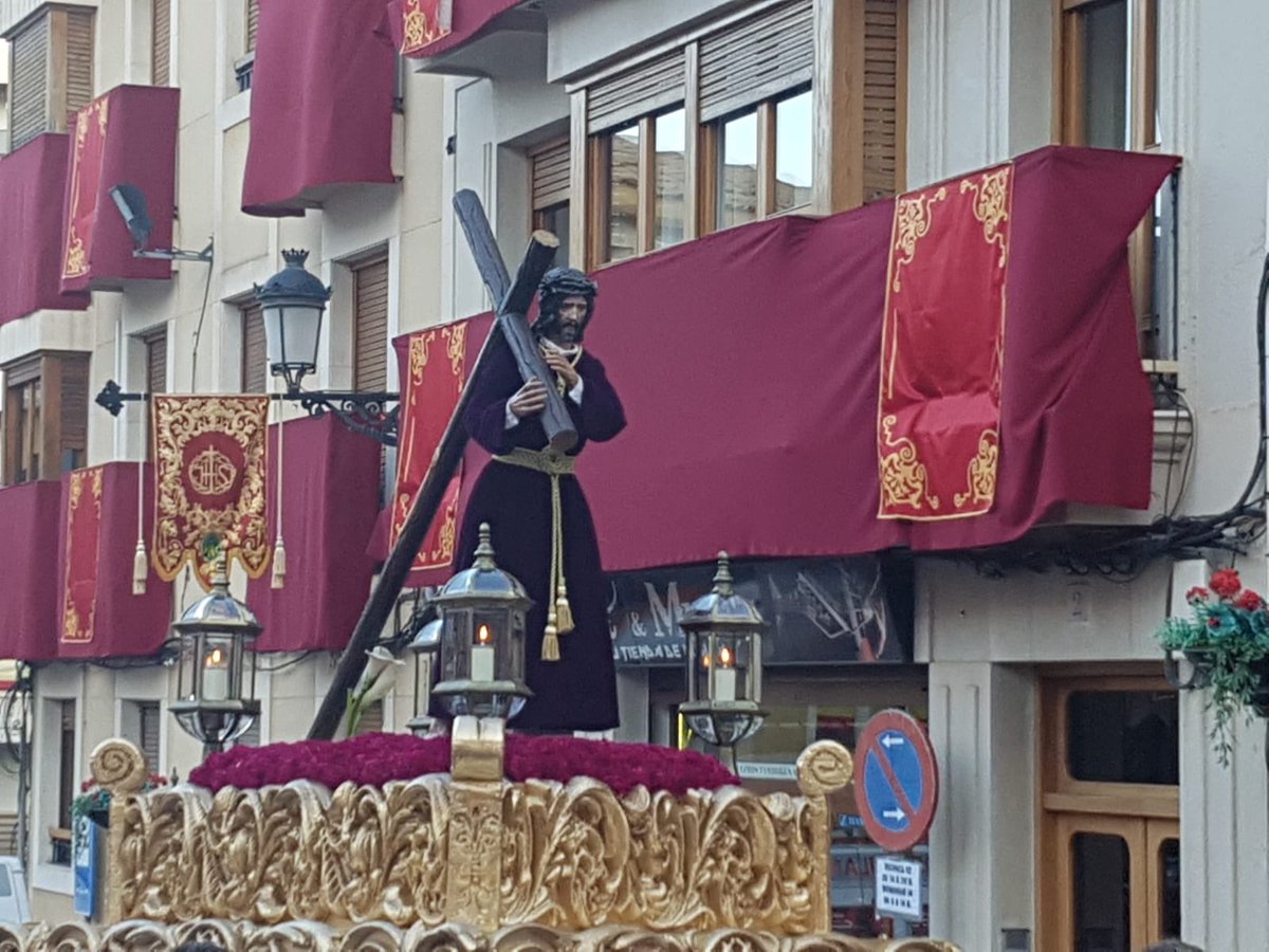 ciamariah's tweet photo. Aperitivo de lujo para nuestra Semana Santa. Debutamos en la procesión infantil con nuestro Cristo de la Salud. La procesión fue todo un éxito! https://t.co/puK9KLGzqe