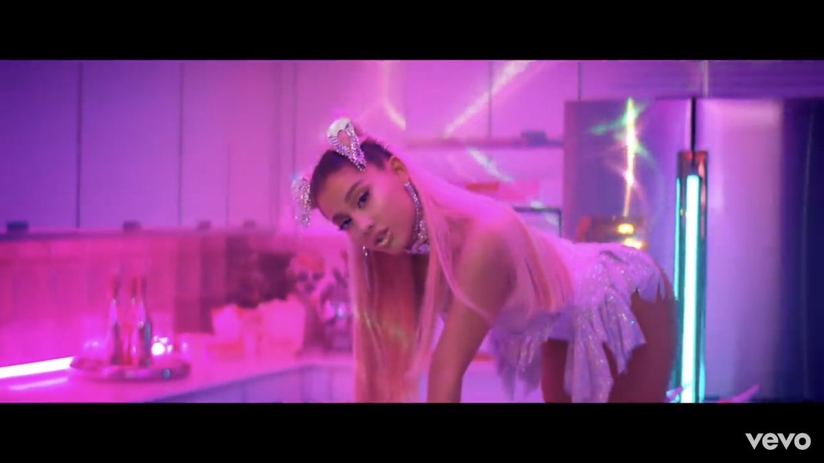 板橋 洋輔 いたちょ Planet J はアリアナグランデの 7 Rings という曲のmvを見てこれでやろうと思いました Ariana Grande 7 Rings T Co Ibzq6vkadg Planetj 板橋 洋輔 いたちょ Planet J はアリアナグランデの 7 Rings という曲のmvを見てこれでやろうと思いました Ariana Grande 7 Rings T Co Ibzq6vkadg Planetj