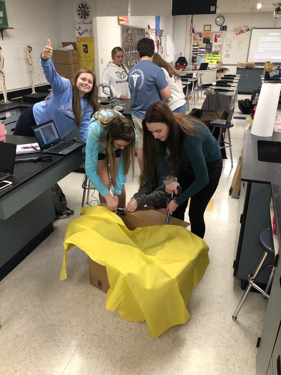 Coach_Boling's tweet photo. Simulating laparoscopic surgery in MI today. #wsdscience https://t.co/nilCerdHmo