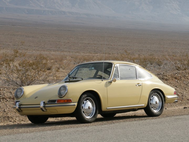 CarsStuff2's tweet photo. I had one of these in exactly this colour ( Champagne Yellow) until I sold it for £4500 15 years ago. I will never be able to afford one again. I hate the world. https://t.co/Pnhhmc2VmH