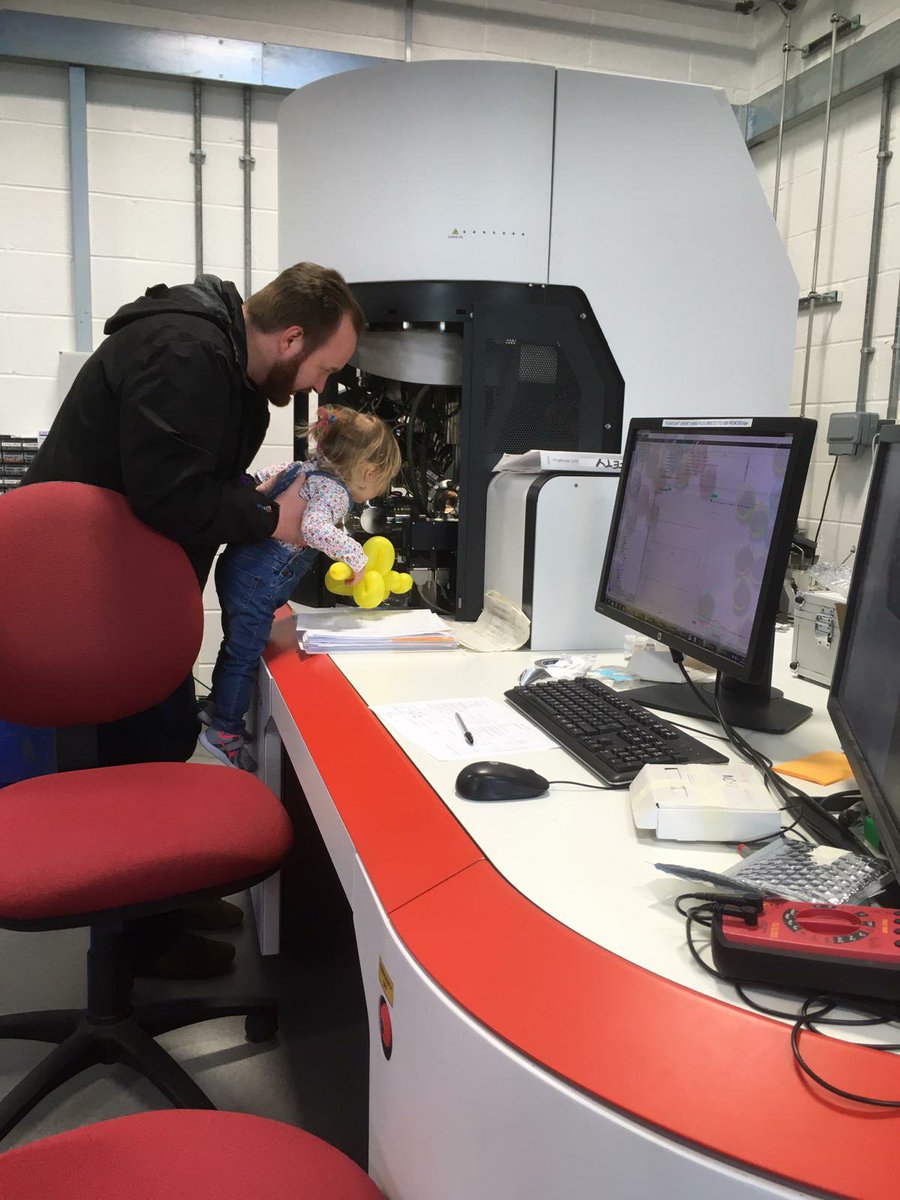 info_specific's tweet photo. It was the @SUEngineering family day yesterday! Here, @McSigtrygg is training up his niece to be the next #photovoltaics research-superstar 🌠
@WomenStem #FutureWomenInSTEM https://t.co/2IJGXShtQV