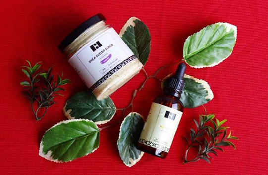 Beautella_ca's tweet photo. @randrluxury’a Shea Sugar Scrub and Baobab Oil go perfectly together to help keep your skin hydrated and smooth!

#Beautella7daychallenge #skin #skincareproducts #koreanbeautyproduct #naturalbeauty #naturalbeautyproducts #naturalbeautybrands #facemask #torontobeauty #torontostyle https://t.co/gyXVUoSDVN