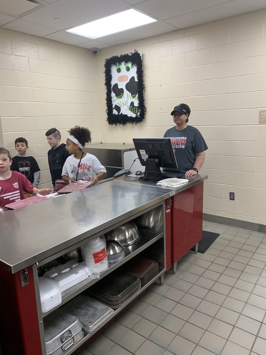 TriadSupt's tweet photo. Triad 3rd graders eating breakfast before they take day #1 of their ELA test. #soooready #weWILLrockthis https://t.co/kGD58Rj9ac
