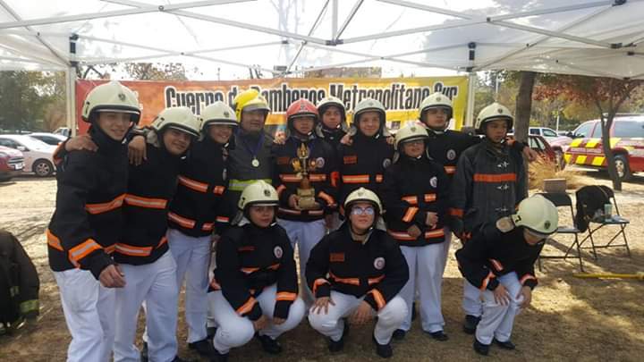 17 de Abril de 1975, se funda la Brigada Juvenil de Nuestra Compañía, niños de entre 12 a 17 años. <a href="/BombaAustria/">Bomba Austria 7°CBMS</a> <a href="/Bomberos_MetSur/">Bomberos Metropolitano Sur</a>