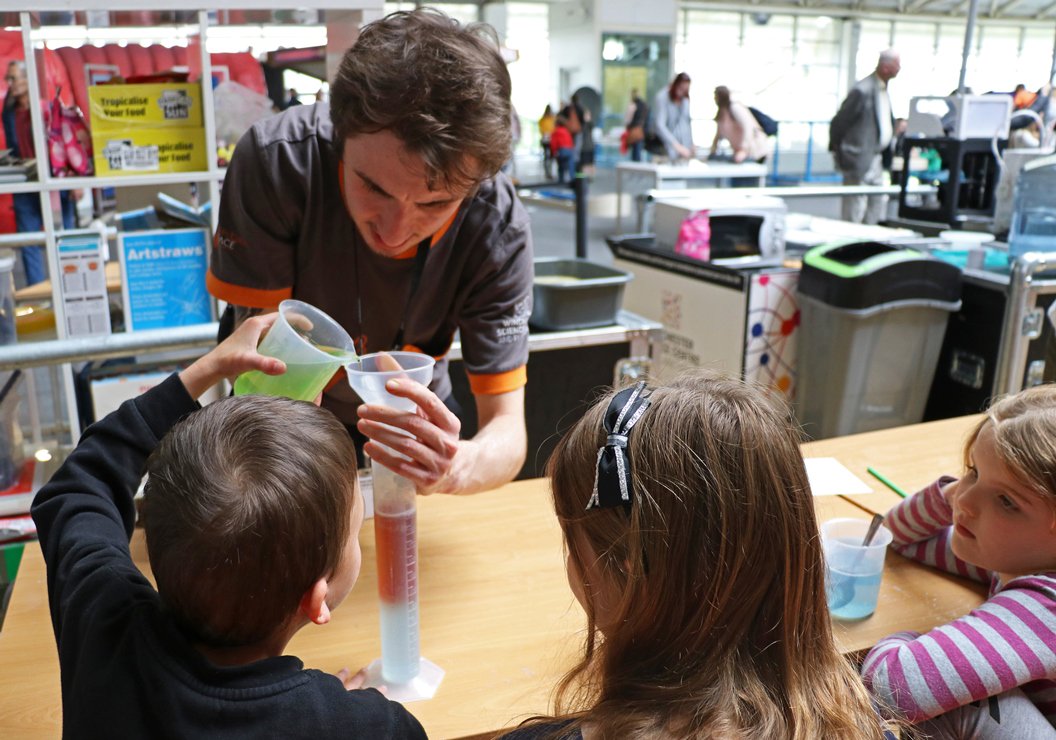 WinSciCentre's tweet photo. We've got a 'pick 'n' mix' of hands-on experiments going on in our #InventionStudio, guided by our amazing team of Inspirers! #ScienceOfSweets #EasterFun #HantsDaysOut ๐ญ๐ฌ https://t.co/a3S2eFLlt6
