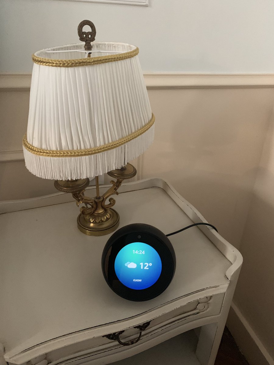 TotalEnergiesFR's tweet photo. Second #EnergieLab cette après-midi : nos clients testent Amazon #Alexa en condition réelle et nous font part de leurs habitudes et de  leurs besoins, pour construire ensemble nos futurs services vocaux !

#lnnovation #CestPasVersaillesIci #AlexaBuiltIn https://t.co/1mXUP4qy2d