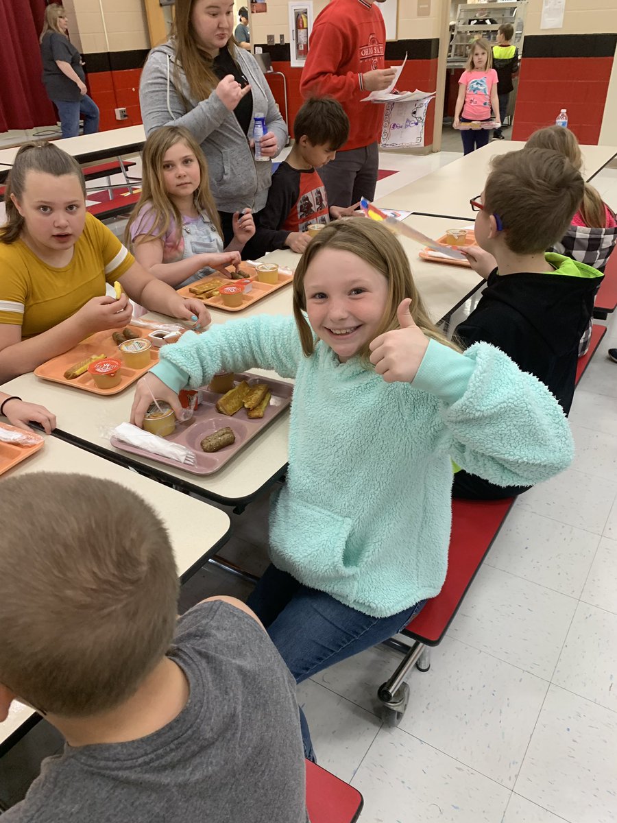 TriadSupt's tweet photo. Triad 3rd graders eating breakfast before they take day #1 of their ELA test. #soooready #weWILLrockthis https://t.co/MMCKeBNQ1z