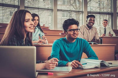 CampusFrance's tweet photo. À la rentrée universitaire prochaine, les étudiants réfugiés et bénéficiaires de la protection subsidiaire, inscrits dans un DU "Passerelle - Etudiants en exil", pourront avoir accès aux bourses sur critères sociaux et aux logements du #CROUS https://t.co/JsJGTUK8wy https://t.co/zbs9PV306b