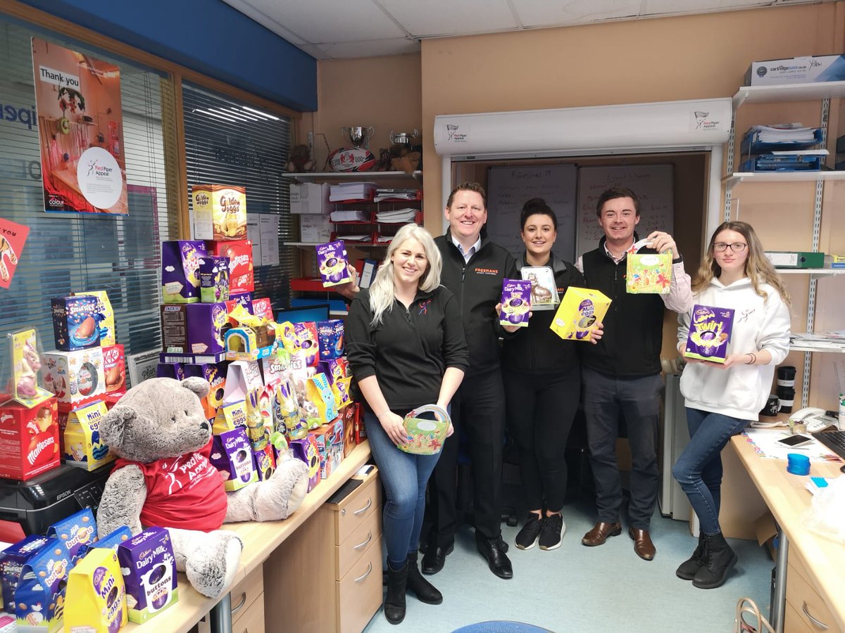 Huge thank you to <a href="/Freemans_EP/">Freemans Event Partners</a> for the donation of 128 Easter Eggs for kids at the Children's Centre at GRH. They're being distributed around the ward right now! #its4thekids #LeeRay #hesback #fun #fundraising