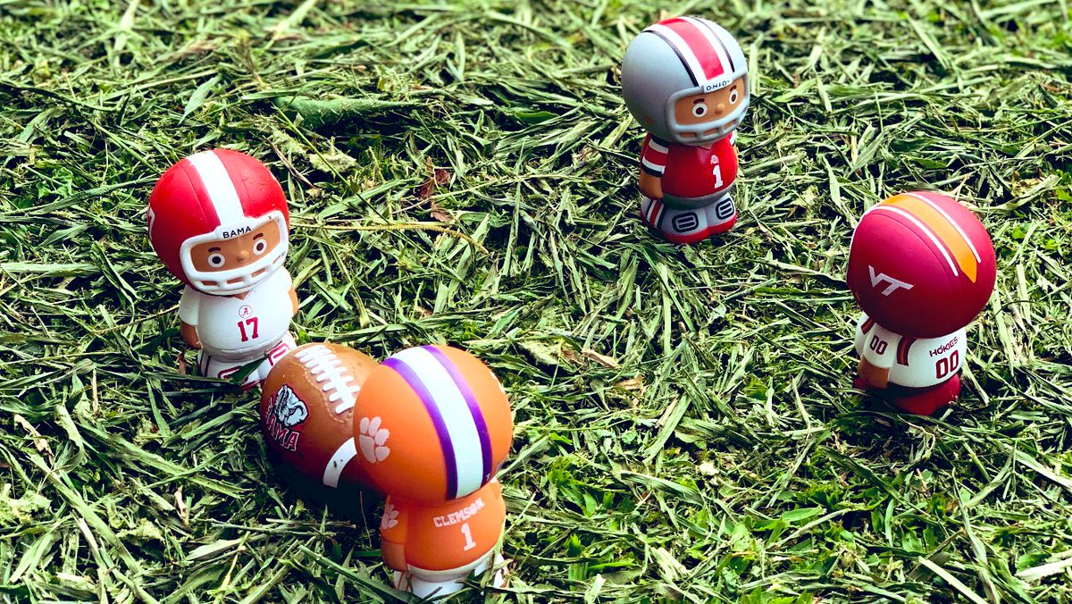 BATHSCOTS's tweet photo. Who else remembers playing a little 2v2 football wherever they got the chance?!? πππ―βπΌ#football #anythingcanbeafield #toystagram #buckeyenation #rolltide #ALLIN #hokienation #buckeyes #crimsontide #hokies #clemson https://t.co/All4tsK9ZS