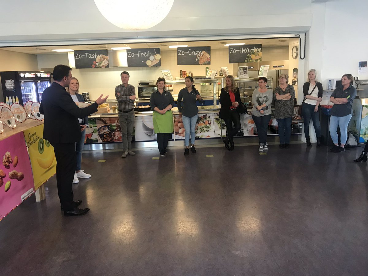 Vandaag Dag van de Gezonde Schoolkantine! Dertien gouden schalen en 1 zilveren schaal van het <a href="/voedingscentrum/">Voedingscentrum</a> voor kantines <a href="/ROC_MN/">ROC Midden Nederland</a> #dagvandeGSK2019 Met dank aan huiscateraar <a href="/zovital/">Zo-vital</a> #vitaliteit en #gezondstedelijkleven