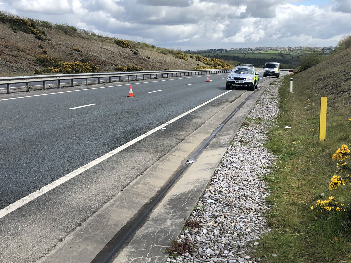 LooeTSSO's tweet image. Assisting @DC_Police 🚓with 2 x RTC’s on A38, casualty care, traffic management duties carried out 👍#Triservice #bluelightcolaboration 🚓🚑🚒