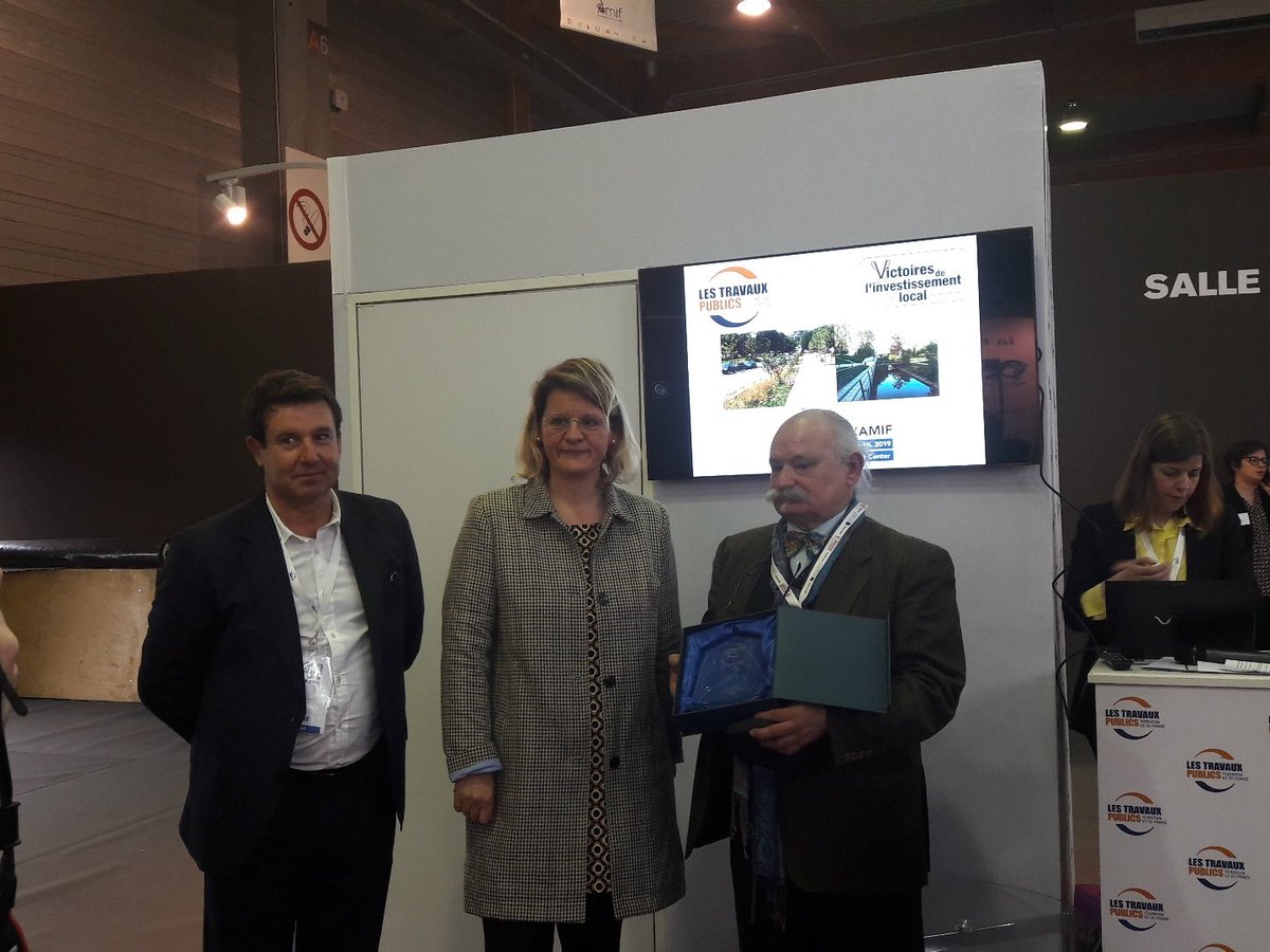 FRTPIDF's tweet photo. #Lauréat du #Grand #Prix du Jury : Ville des Mureaux, pour le vaste programme d’#aménagement urbain entamé depuis 2004 visant à améliorer le cadre de vies des habitants et l’adapter au changement climatique #VIL2019 #SMIDF
@AMIF_asso
@CUGPSEO
@78actu
@GazetteYvelines https://t.co/UVpY1m68bu