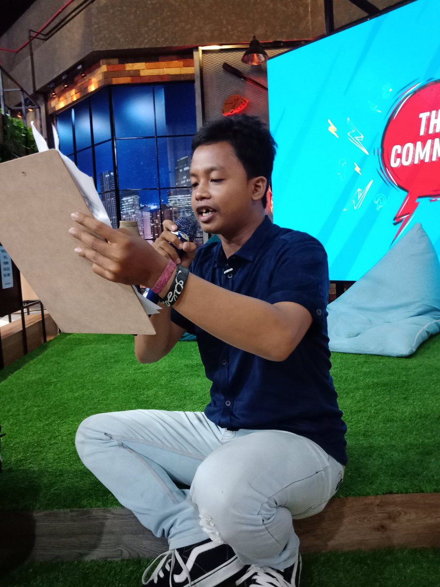 DustinGeinbee's tweet image. Ready to Google Translate Java Version, ngadet-ngadet bablas terus 23.00 WIB #TheComment_NET #netmediatama