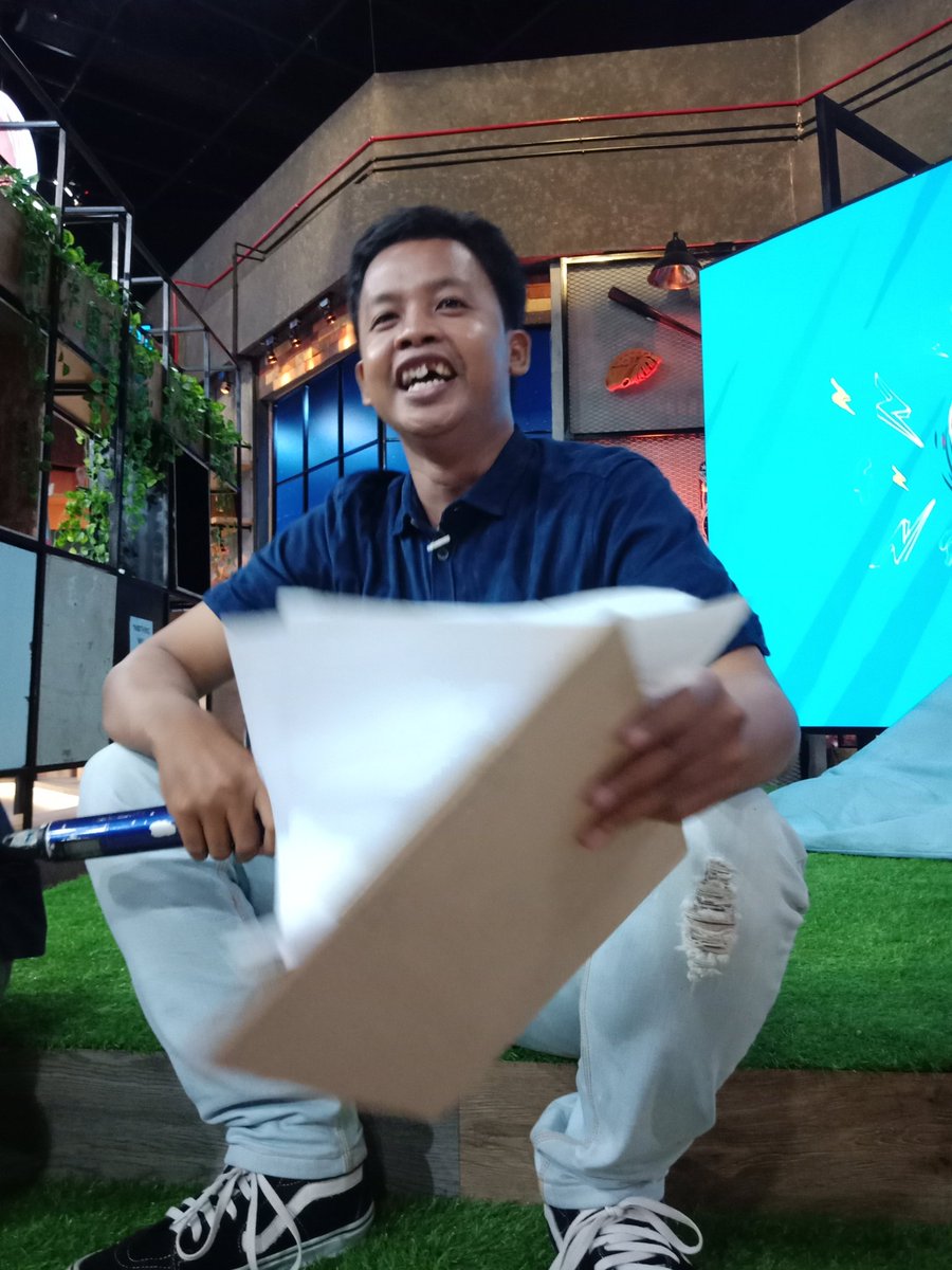 DustinGeinbee's tweet image. Ready to Google Translate Java Version, ngadet-ngadet bablas terus 23.00 WIB #TheComment_NET #netmediatama