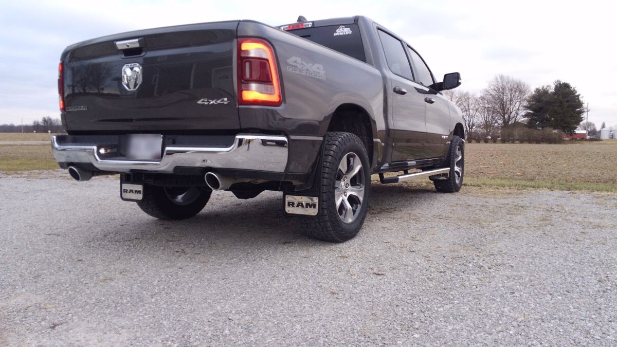 SharpTruck's tweet photo. "Easy install, they fit great, and look awesome!" - Adam in Ohio
#ram #rams #ramtrucks #ramtough #gutsgloryram #ramnation #cummins #diesel #dodge #hemi #mopar #lifted #farm #farming #farminglife #harvest #tough #country #countrymusic #hunting #gatorbackmudflaps #mudflaps https://t.co/GHaaE1VjZp