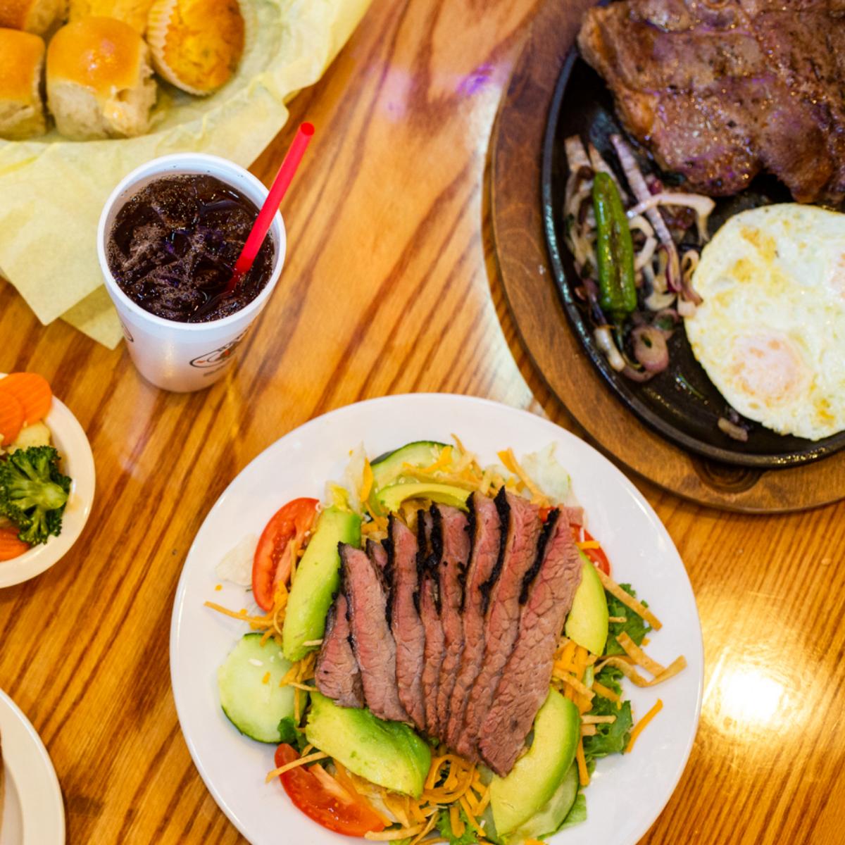 HC_Smokehouse's tweet photo. Consider this your green light to dine out. https://t.co/KJcKtNPcAz
