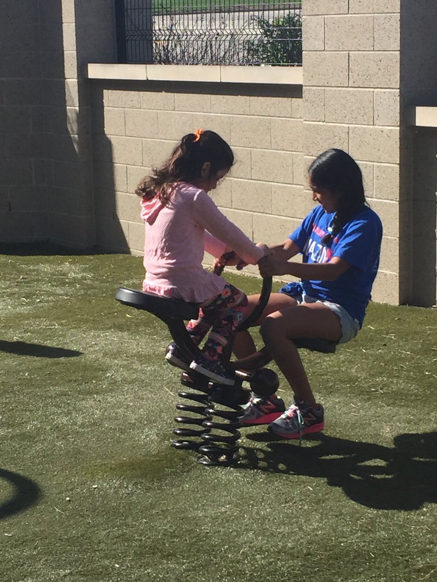 MrsDugganSPE's tweet photo. It’s “Go!” Day for @GiveSevenDays. Today we spread kindness and love with the littlest members of our school community! Thanks @kendallburr for having us! @SPEcounselor @SPEPatriots @MrChacesRoom https://t.co/WQmIgQttSm
