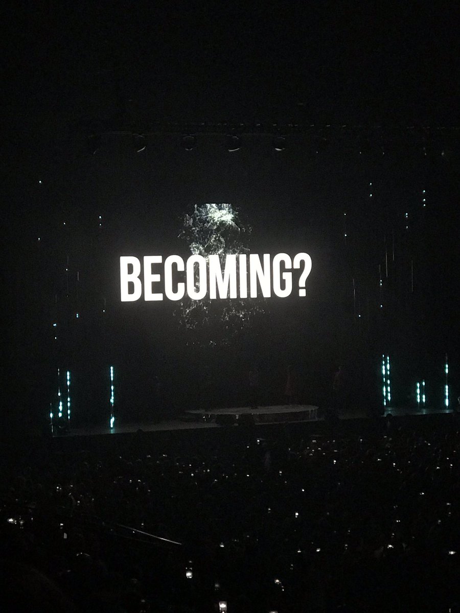 Flokarras's tweet photo. 🔝😎 Who’s here tonight Paris 🤩? #IAmBecoming @MichelleObama #RoleModel @AccorH_Arena with #digital_ladies #BecomingDLA https://t.co/0q1XODKRhT