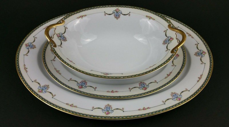 MisSuellaneous's tweet photo. Noritake Laureate Serving Platters

Follow the Link ➡️  https://t.co/Dyzqe9m5bg

#noritake #noritakechina #shopvintage #vintageforsale #servingplatter #vintagedinnerware #vintagekitchen #vintagedishes #newlisting #noritakelaureate #shopsmall https://t.co/JnV20AnxtY