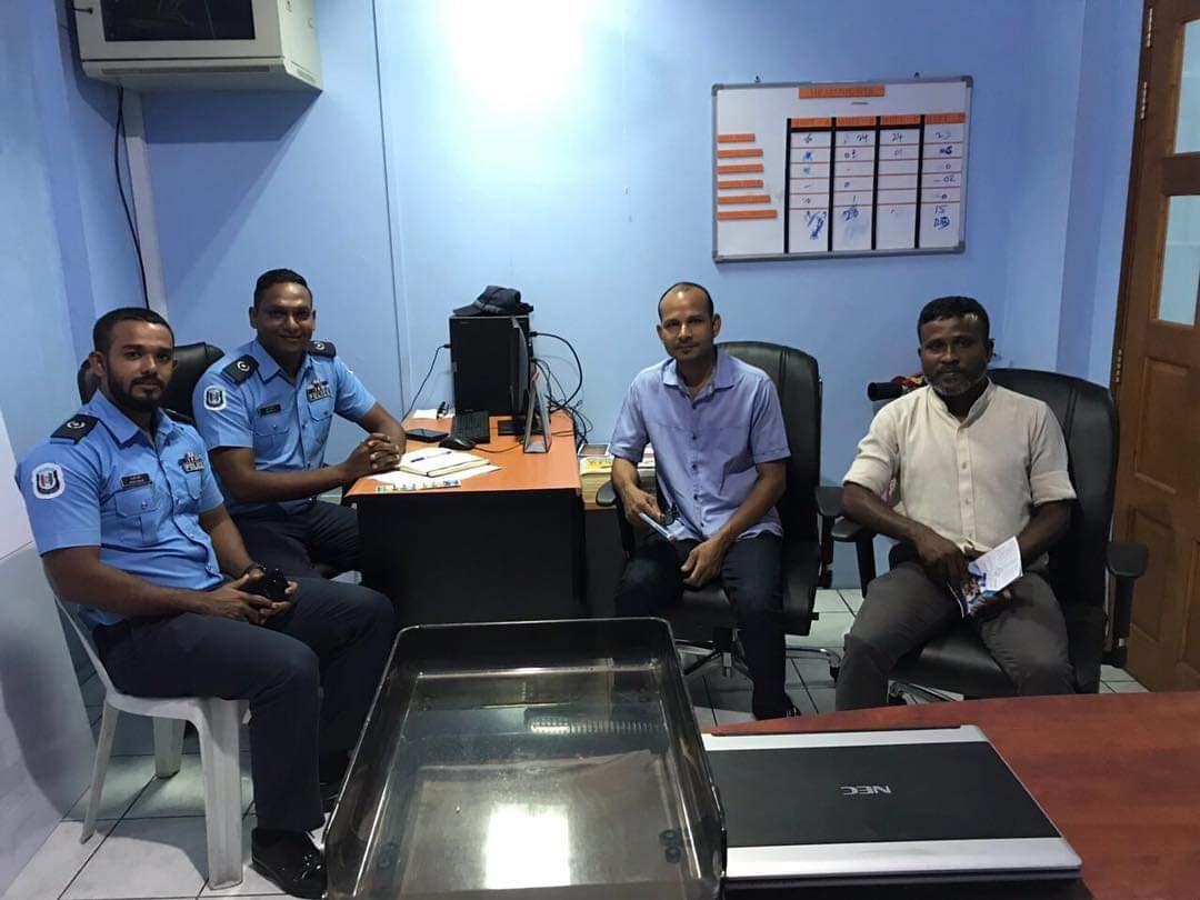 adhanko's tweet photo. Dhaairaage huri Ragalhu kohlan jehey baeh kanthathakaa medhu vaahaka dhakaalan miyadhu maafannu police aa beyvunu meeting ge therein #adhanko19 https://t.co/TAi50FM1QY