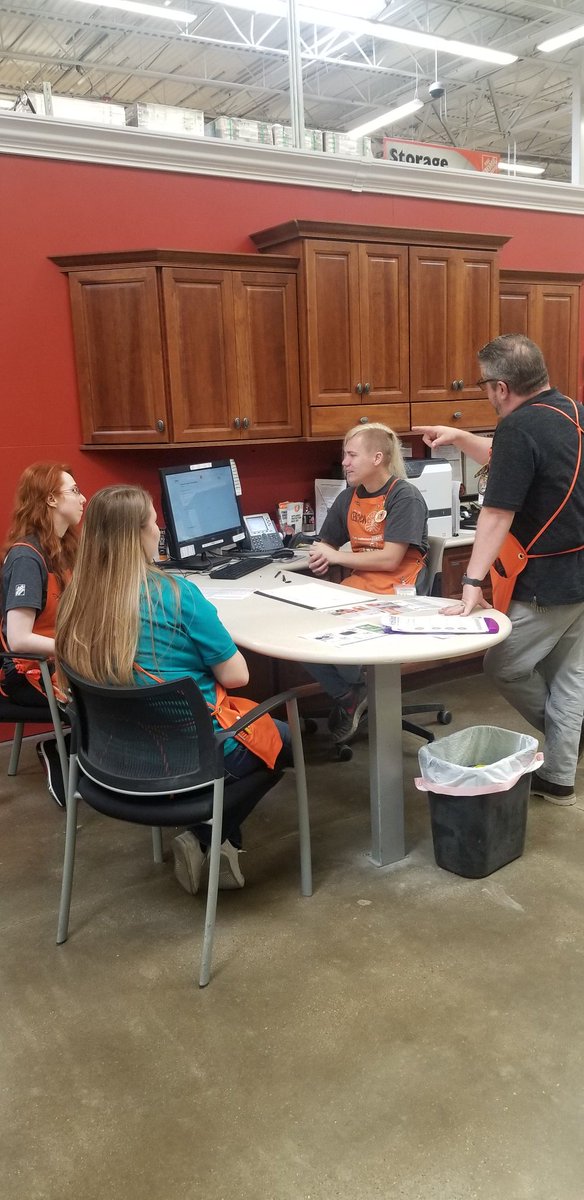 Melissa Large tweet media