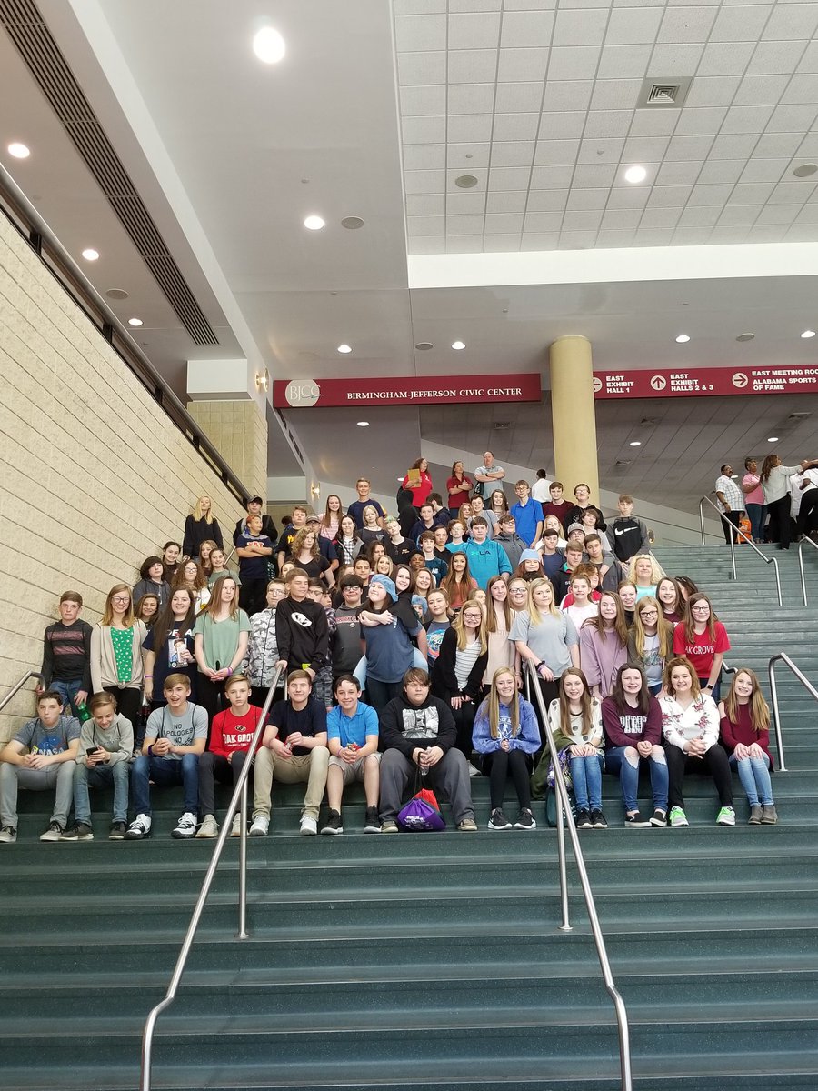 AshleyLamarca's tweet photo. Oak Grove High School's 8th grade students had an awesome time at the @worldsofwork! #OG4LiFe @BJCC @pamelabdennis @JEFCOED https://t.co/ec7HeKSZJe