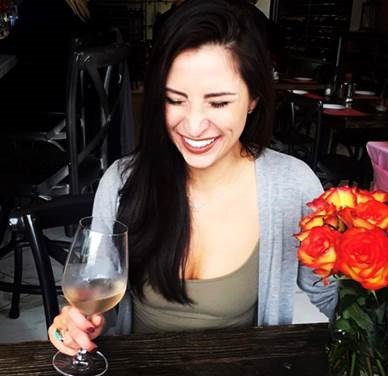 EdelmanSacto's tweet photo. #WelcomeRachel!
Rachel joined @EdelmanPR's Seattle office in 2017 and just transferred to our office earlier this month 👏
Catch Rachel on the weekends at the dog park w/ her black lab Dixie, wine tasting w/ friends or enjoying long trail runs.
^She's come to the right state! https://t.co/Cw36QRIk8c