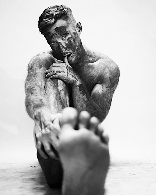 willhutcheson's tweet photo. Jumped in a mud puddle so now I’m grounded. 📸: @anthonyamadeo
#thirsttraptuesday #dirtythoughts #nasty #mudbug #shiftycritter 🧼
🧼
🧼
🧼
🧼
🧼
#blackandwhite #guyfeet #artphoto #beardedguys #beardsofinstagram #bodypaint #mudshot #feet #manfeet #bicep… https://t.co/PBTzwnY5SK https://t.co/hFjMhV60dP