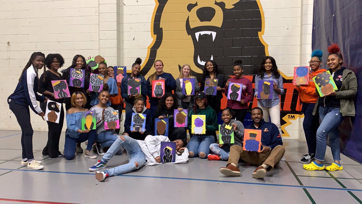 MorganstateSaac's tweet photo. Day one of SAAC WEEK and we had so much fun with some paint! Thankyou all for coming out #MSUSAACWEEK19 https://t.co/N8hKETcaJD