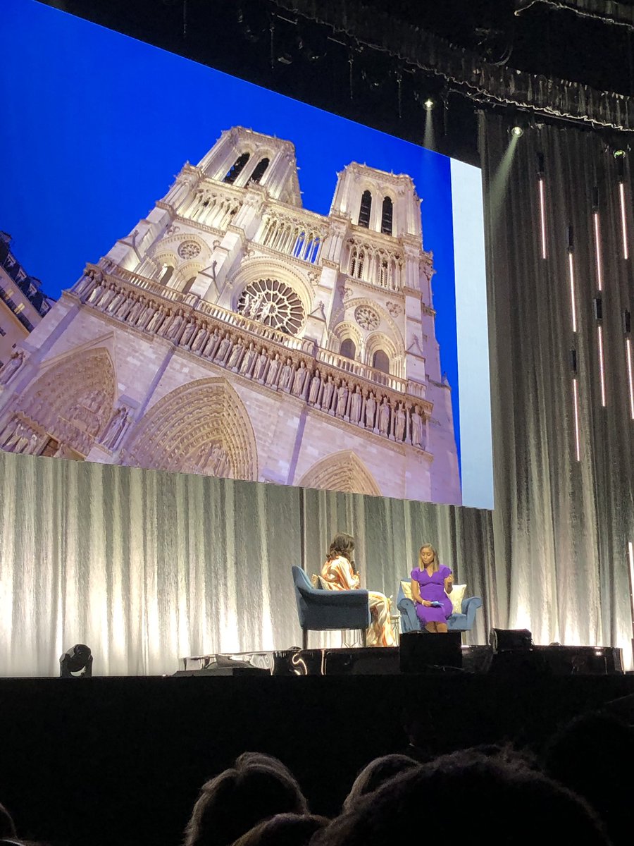 MagalySimeon's tweet photo. #BecomingDLA #IMbecoming @MichelleObama commence son speech en parlant de @notredameparis “will be rebuilt!” I agree! https://t.co/p0V6QueuGI