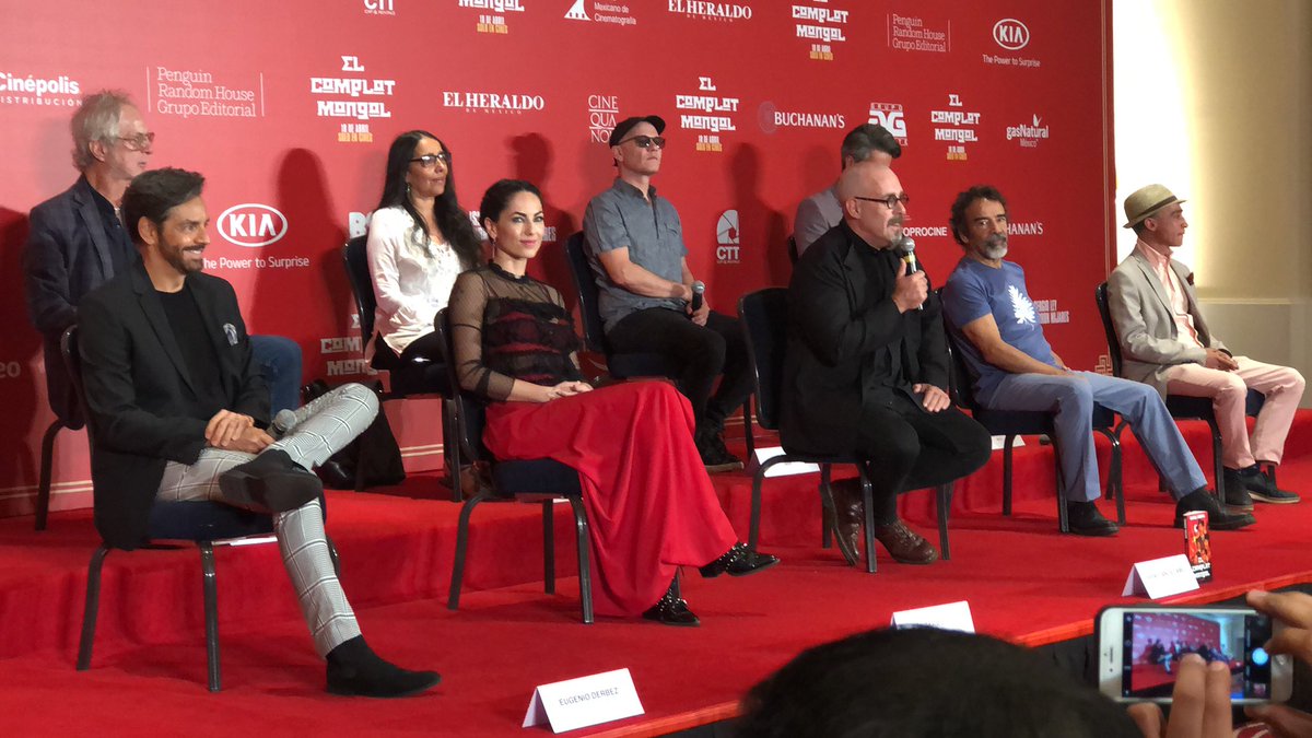 Moveeks's tweet photo. Conferencia de prensa #ElComplotMongol con #BarbaraMori ♥️ #EugenioDerbez #SebastianDelAmo #DamianAlcazar #RobertoSosa #HugoStiglitz #AriBrickman #MoisesArizmendi https://t.co/TeC1TtEJ4R
