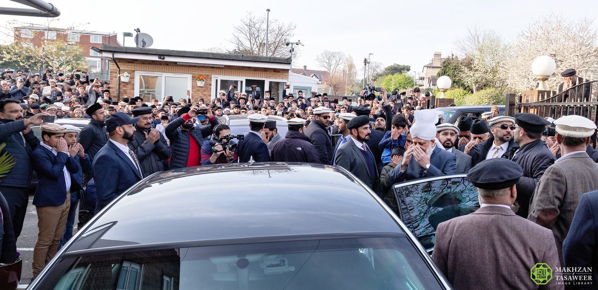 pressahmadiyya's tweet photo. Historic Moment - Islamabad in #Surrey becomes the new Headquarters and centre of the Ahmadiyya Muslim Community 
https://t.co/trgl5FPTAv https://t.co/K2wJ14F6Nh
