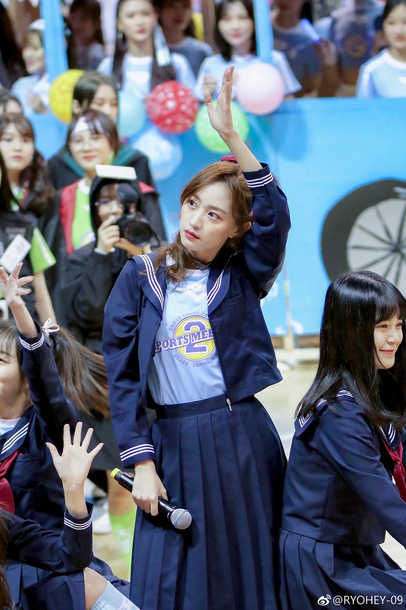 ryohey_09's tweet photo. SNH48偶像运动会に行ってきました！席にも恵まれ良いイベントでした！チームによるリレーがありましたが N II、J それぞれの第2走者がコテテと鸭鸭だったため写真が撮れなかったのだけ心残りです(;o;) 

あとは灵魂CALLの一団の席がとても楽しそうでした😆
#SNH48 #BEJ48 190413 https://t.co/IIV8k4R0OJ