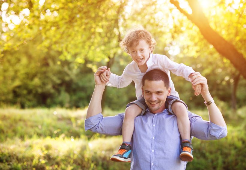 Dank Einsatz der #CVP ist der 2-wöchige Vaterschaftsurlaub einen Schritt weiter. Er ist eine gewinnbringende Investition in die Zukunft von Familien und ein bedeutender Beitrag zur Vereinbarkeit von Beruf und Familie. parlament.ch/press-releases…