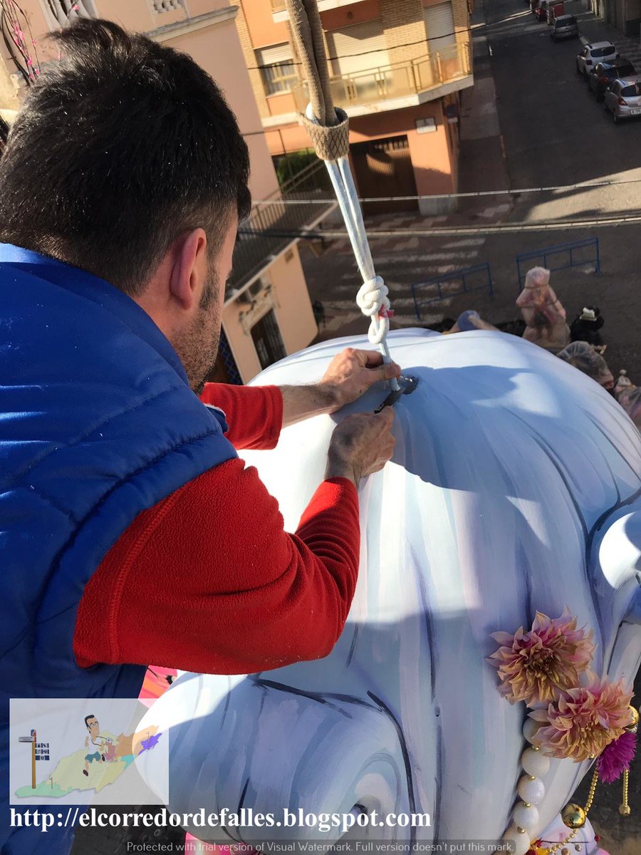 CorredorFalles's tweet image. Un mes de la #Plantà🏗 dels cadafals fallers de Federació JLF #Algemesí. Així fou la #Plantà19 de "Revolucionats" @FalladelCid del 👨🏻‍🎨local Victor H.Giner Blasco #Falles2019 #Falles #RiberadelXúquer #法雅节 #Фальяс #EscoladelaRibera #Art #искусство #アート #艺术 #예술 #Kunst #कला