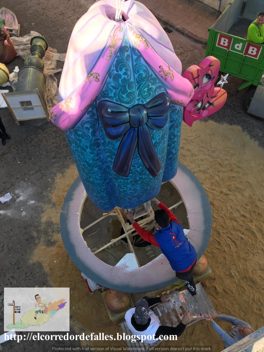 CorredorFalles's tweet image. Un mes de la #Plantà🏗 dels cadafals fallers de Federació JLF #Algemesí. Així fou la #Plantà19 de "Revolucionats" @FalladelCid del 👨🏻‍🎨local Victor H.Giner Blasco #Falles2019 #Falles #RiberadelXúquer #法雅节 #Фальяс #EscoladelaRibera #Art #искусство #アート #艺术 #예술 #Kunst #कला