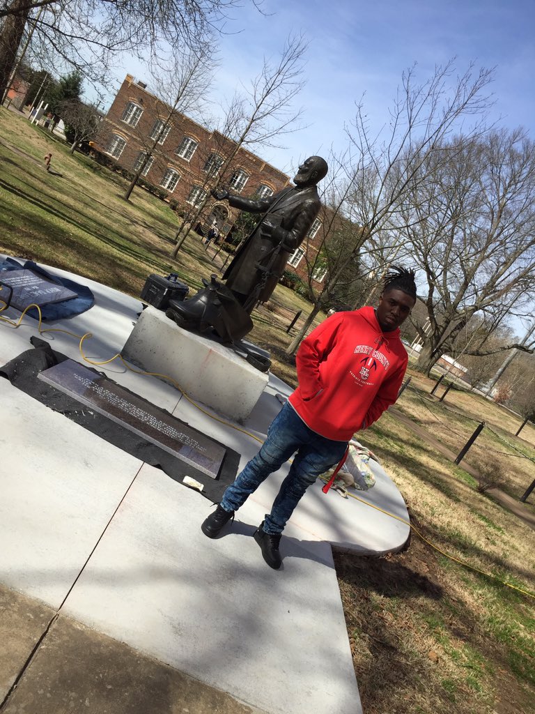 DBO_DA_KID's tweet photo. @thelanecollege @hchscounseling new beginnings coming soon‼️‼️👀👀 the visit was great🔥 https://t.co/B76uN3VMQx