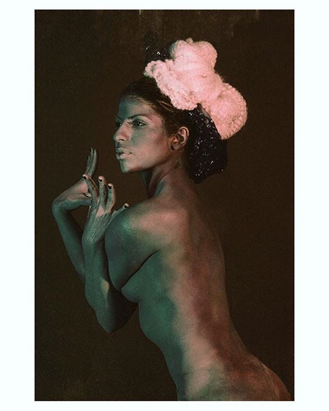 AUGUSTBOUND's tweet photo. Found this #nostalgic almost #retro looking body painting collaboration taken #waybackwhen
.
.
.
.
.
.
.
.
.
.
.
.
.
.
.
.
#bodypaintmodel #bodypaint #yogaposes #dancer #dancerportrait #artist #experimentalwork #paintingportraits #paintingphotography #lo… https://t.co/Aoo9UDRxzP https://t.co/MAnN2yku9W