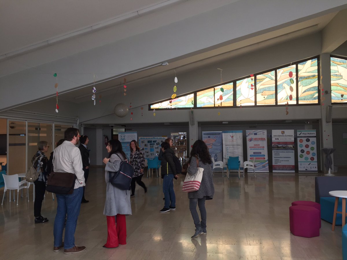 fermat_science's tweet photo. Premier jour de notre Meeting n•2 du projet @MathReality en Croatie 🇭🇷 !
Travail autour des trois premiers outils #mathvr : une belle collaboration entre 6 pays différents ! @ErasmusplusFR https://t.co/NmSpJEv9Na