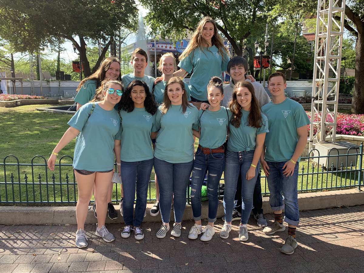 aledostuco's tweet photo. TASC’s Six Flags night! #tasc2019 #resolvetorise https://t.co/UA688zLGtN