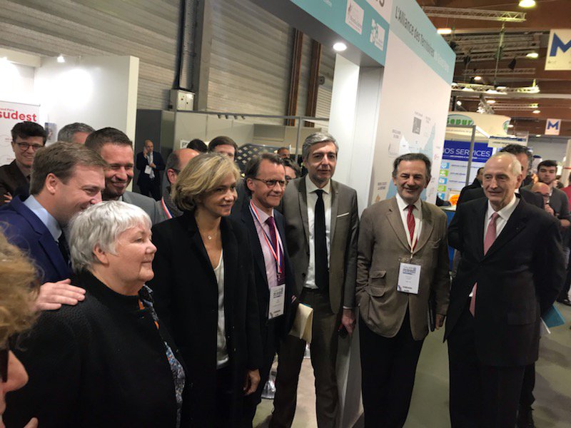 #Évènement L'Alliance des Territoires est présente au Salon des Maires d'IDF #SMIDF pour défendre les intercommunalités et protéger les collectivités de proximité. <a href="/AlliancedesTer1/">AlliancedesTerritoires</a> #SMIF2019