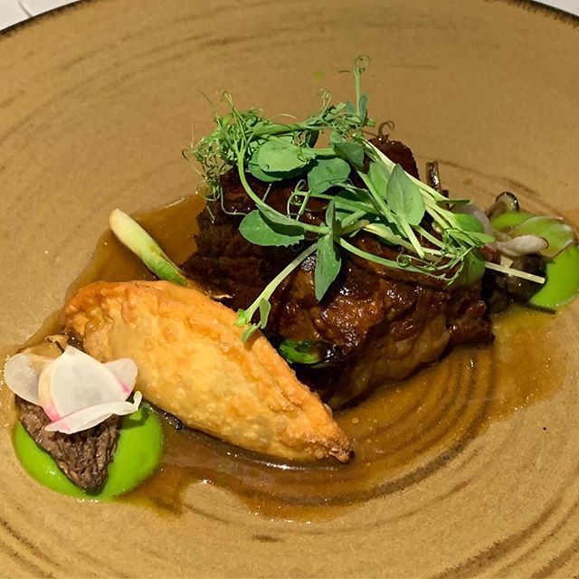 Chefs collaboration dinner by <a href="/chefbryangregg/">Bryan Gregg</a> <a href="/mikesmithlng/">Mike Smithling</a> of <a href="/paramountcc_ny/">ParamountCountryClub</a> and <a href="/tciszak/">Thomas Ciszak</a> @dennisc79 of <a href="/bluemorel/">Blue Morel</a>
——————————
🍴: Dry Aged Short Rib; English pea turnover, radish, sauce chasseur .
📍: <a href="/bluemorel/">Blue Morel</a> .
.
.
#foodie #food #foodporn #wanderl… bit.ly/2UGVkEi