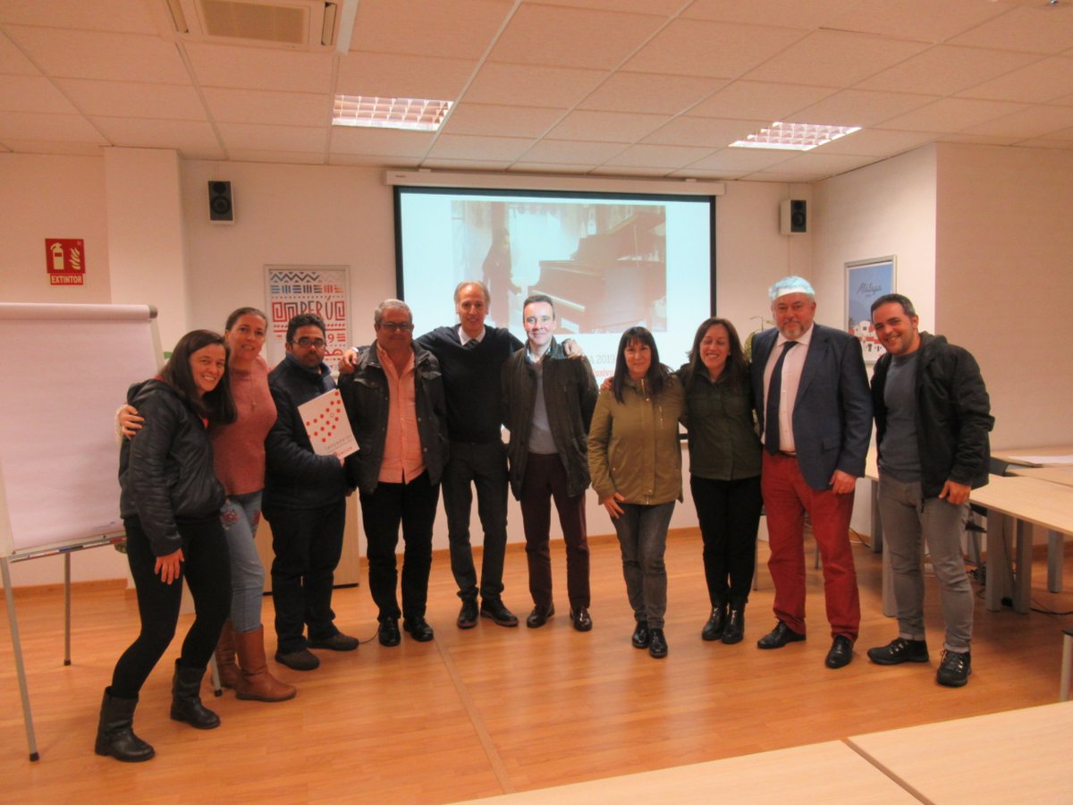 lanzaderaOU's tweet photo. La @lanzaderaOU visitó
La oficina central de catalana occidente en ourense.
Nos han explicado su plan de carrera y poder formar parte de la firma.
Muchas gracias por recibirnos @catalanaocc 
@FundacionSMLRPH @fundacionTef @OurenseConcello @fondosocialeeu https://t.co/MOuFtstCly
