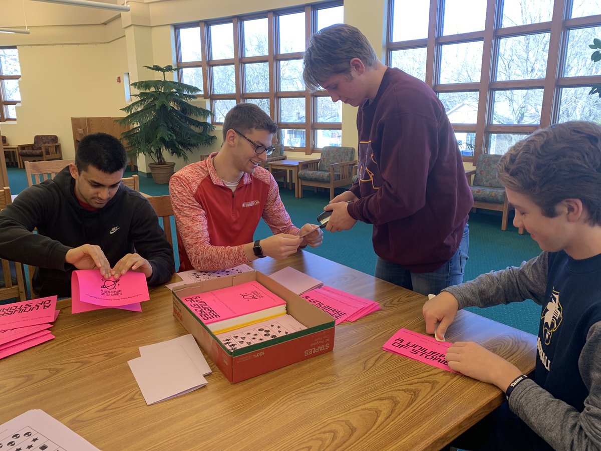 MsCLoney's tweet photo. LoneyFocus volunteering at the library! #rfhspride https://t.co/BXPFpdxjdL