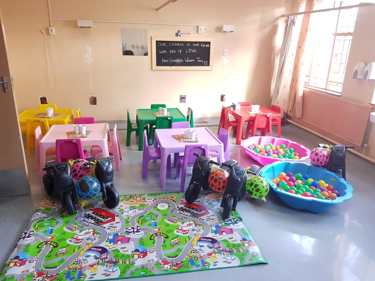 SmartechW's tweet image. Our CEO Tracy Govender is very passionate about helping communities as well as uplifting them .
Smartech Woman donated all this to Schweizer-Reneke hospital for the kids in the Pediatric Ward 😊

Our children are our Future ,uplifting our future leaders 😀