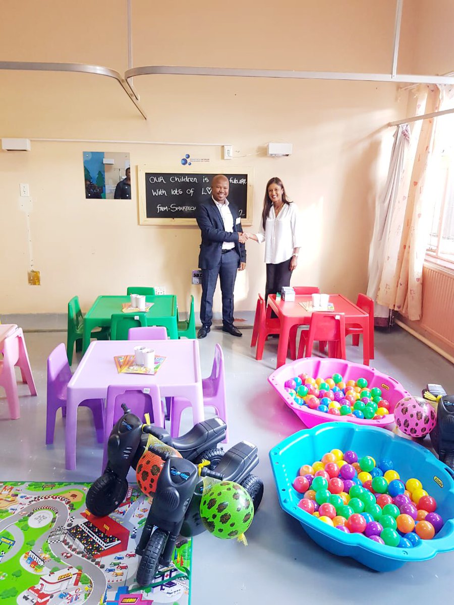 SmartechW's tweet image. Our CEO Tracy Govender is very passionate about helping communities as well as uplifting them .
Smartech Woman donated all this to Schweizer-Reneke hospital for the kids in the Pediatric Ward 😊

Our children are our Future ,uplifting our future leaders 😀