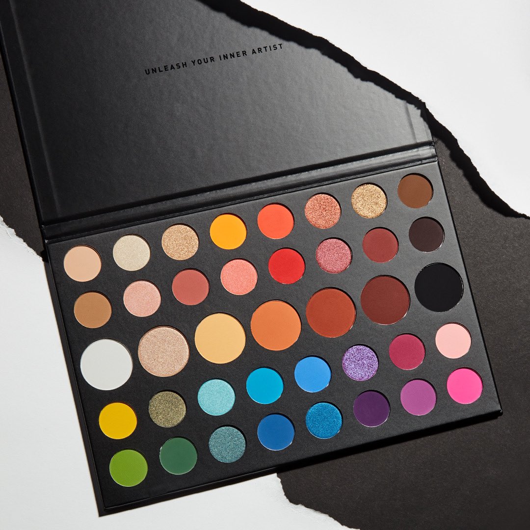 10 mins until my palette & brush set restock on Morphe.com!! 🌈