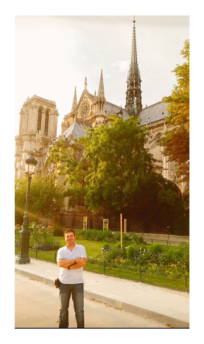j_medina37's tweet photo. fue un 23 de julio de 2014..."y todo sucede sobre la tierra" #notredameparis 🙏 https://t.co/6gjav2Y4pg