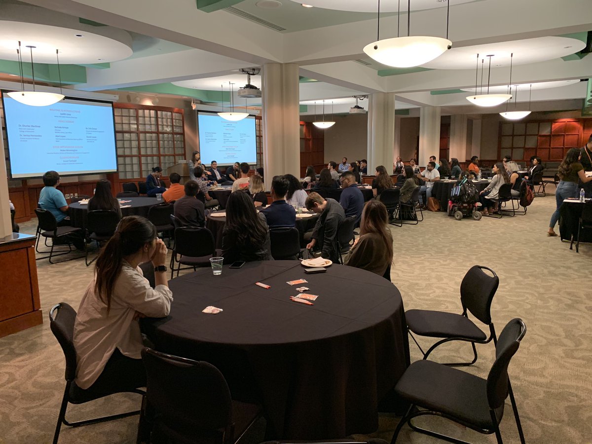 c_martinez's tweet image. Such an honor to moderate the panel discussion for the 2nd Annual First-Generation Networking Summit. Proud of @UTAustin  and @UT_DDCE for organizing. Our first-gen students continue to inspire. @utexascoe #FirstGenLonghorns
